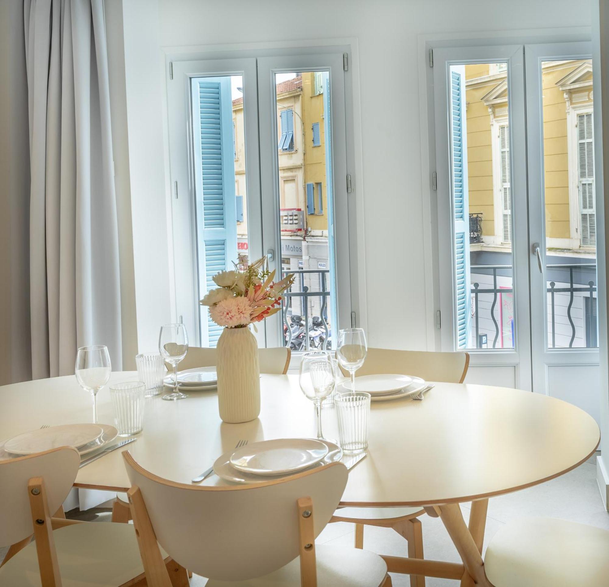 Republique Appartements Menton Eksteriør billede